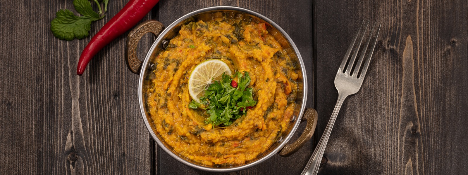 Špenátový dhal z červené čočky